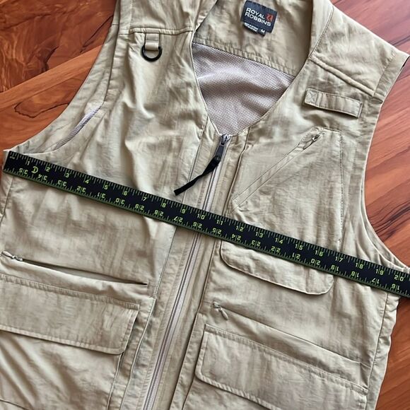 Royal Robbins Men's Fishing Vest 🐟🎣 excellent condition 🎣 medium - Picture 9 of 10